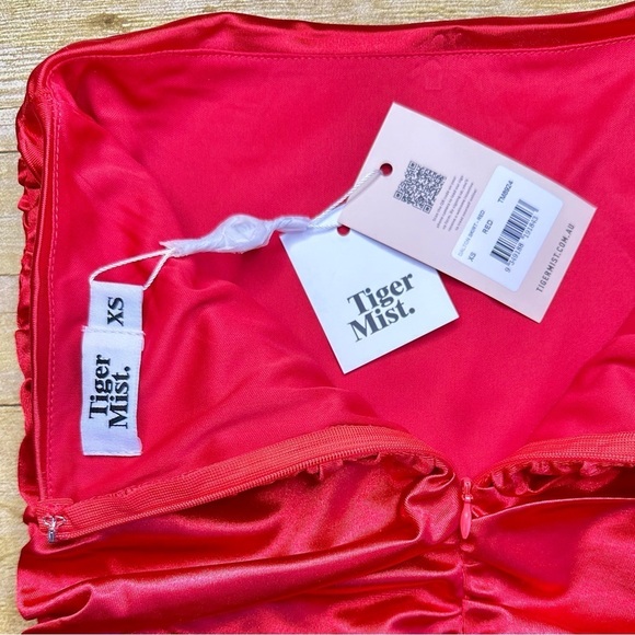 NWT Tiger Mist Dalton Red Satin Crop Top and Skirt Two Piece Set - Picture 8 of 8